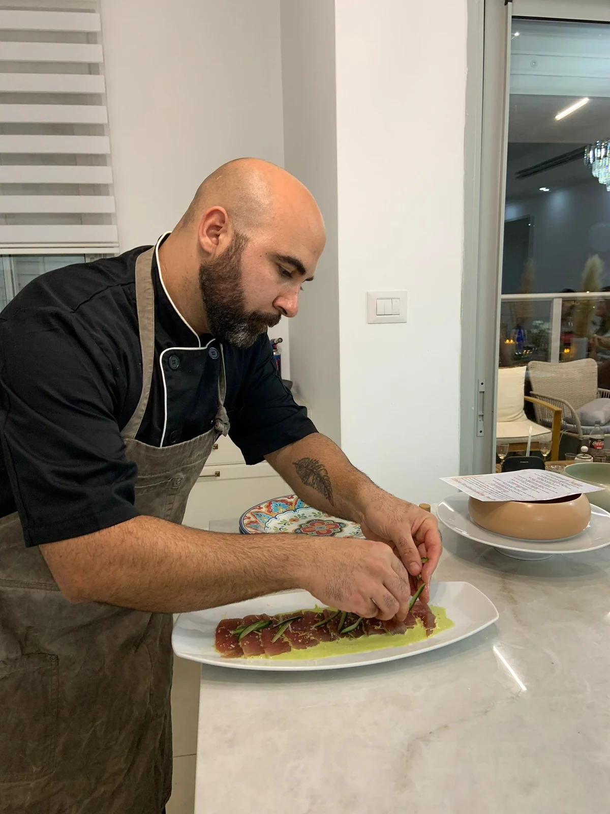 אלירן השף במהלך עבודה